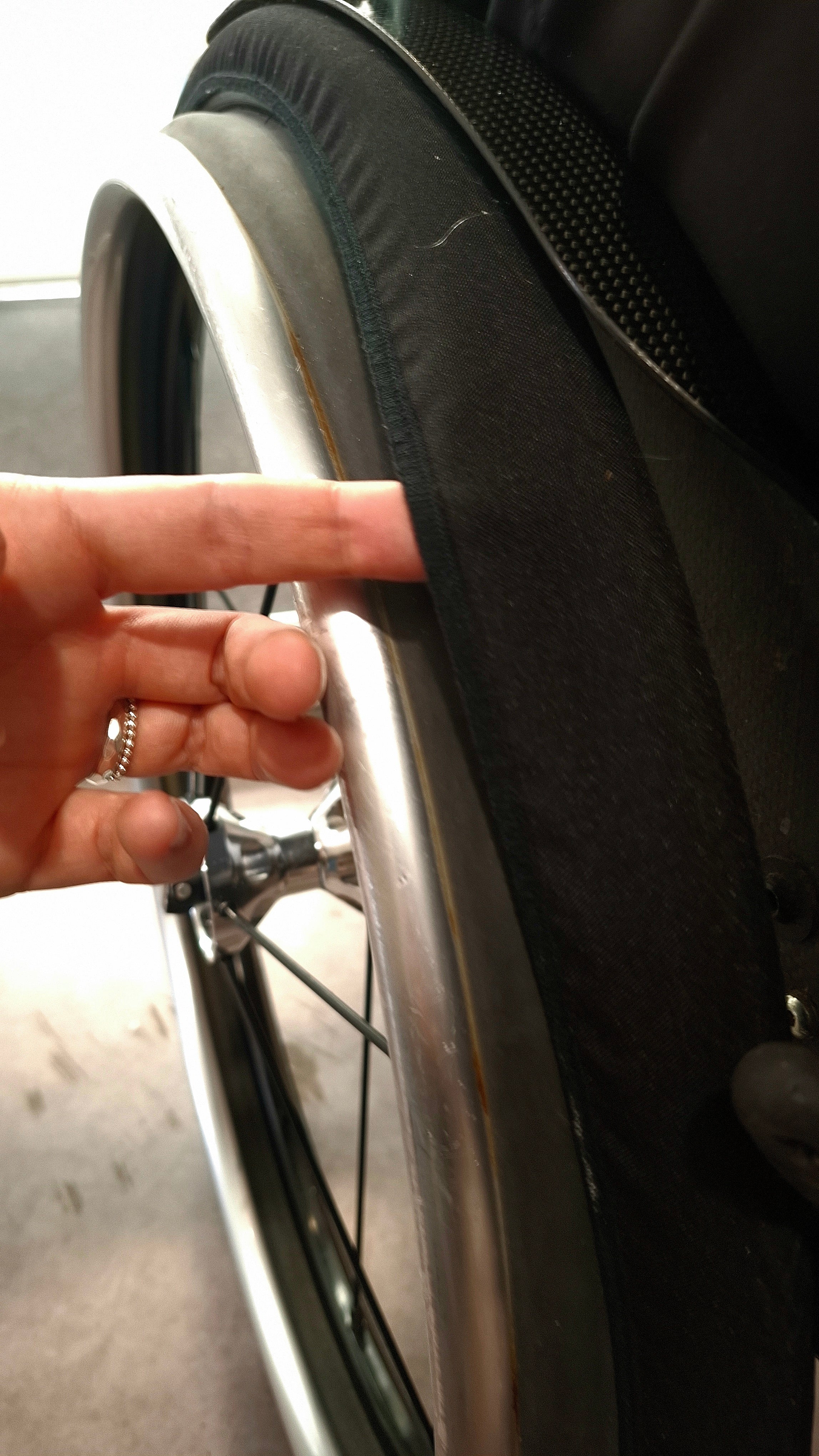 DIY🧵  : Fabriquer des chaussettes de roue de fauteuil