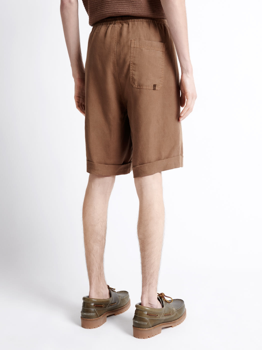 Bermuda homme tencel lin L'Atelier Devred adapté handicap, ceinture élastiquée pour mobilité réduite membres inférieurs – Adapt and Joy
