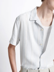 Chemise homme regular lin coton rayée éco-responsable L'Atelier Devred adaptée handicap, version adaptée motricité fine réduite et hémiplégie – Adapt and Joy