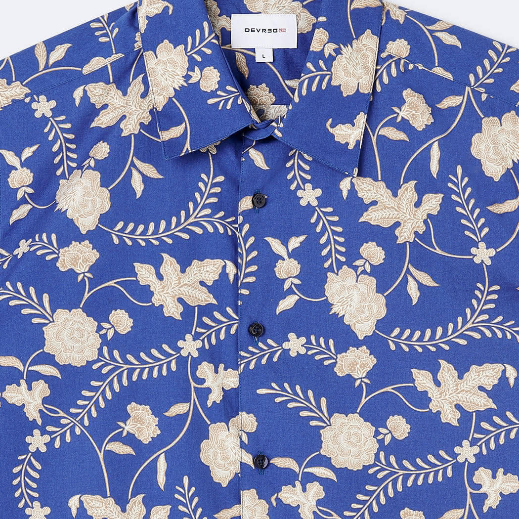 Chemise homme slim manches courtes 100% coton fleurie tissu français Devred adaptée handicap, fermeture velcro ou magnétique pour préhension difficile – Adapt and Joy