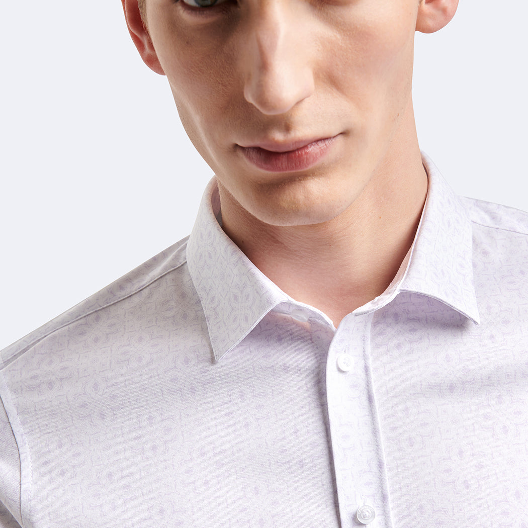 Chemise manches longues fleuri Devred adaptée handicap senior par Adapt & Joy, coupe extra-slim en polyester avec col semi-italien, élégante et facile à enfiler.