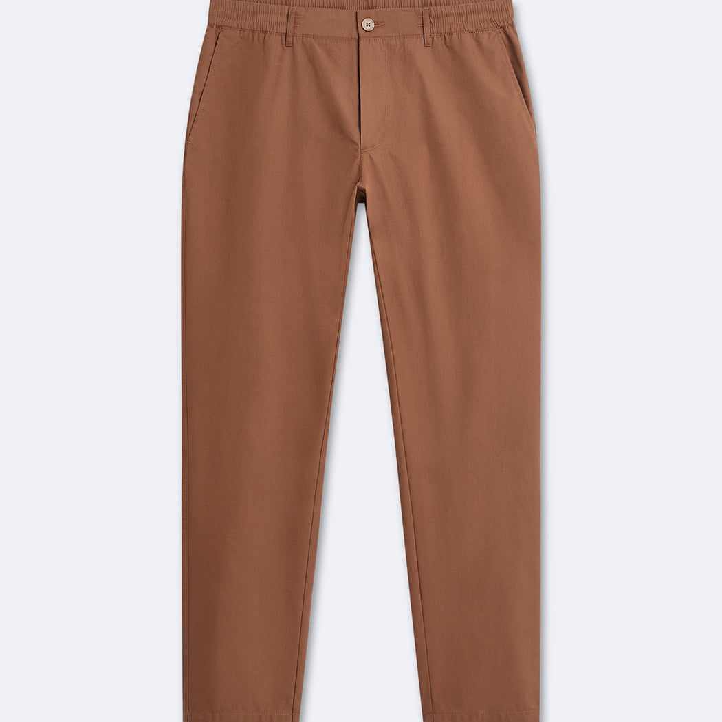 Pantalon jogger orangé Devred adapté handicap senior par Adapt & Joy, confortable, extensible et facile à enfiler.