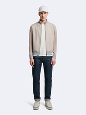 T-shirt uni à manches courtes Devred adapté par Adapt & Joy, alliant confort, style épuré et facilité d’habillage pour les personnes en situation de handicap ou seniors.